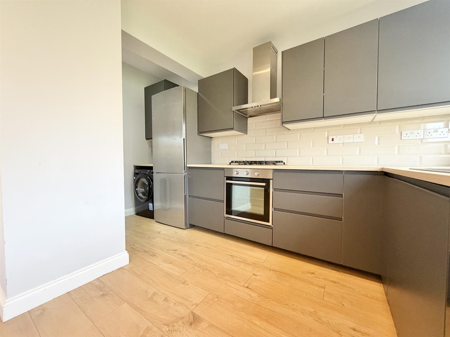 3 bed property in Sylvan Avenue, London